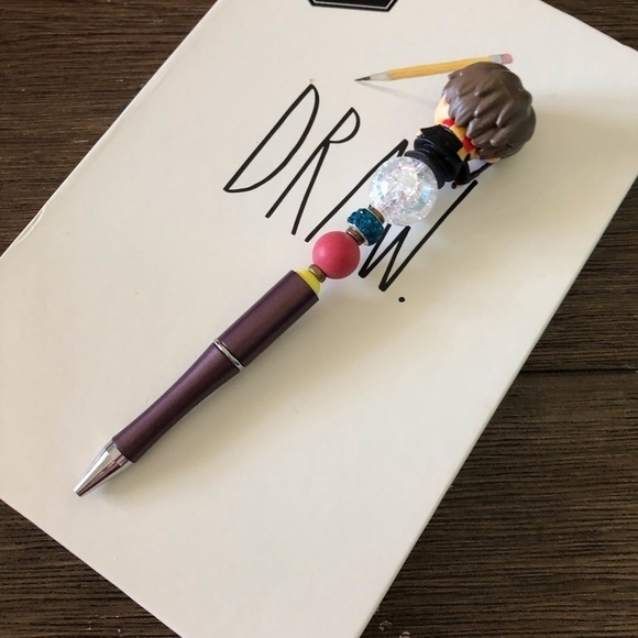 Harry Potter: Harry Potter with wand handmade beaded pen - Picture 3 of 3